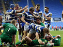 Bath players celebrate being awarded a penalty try