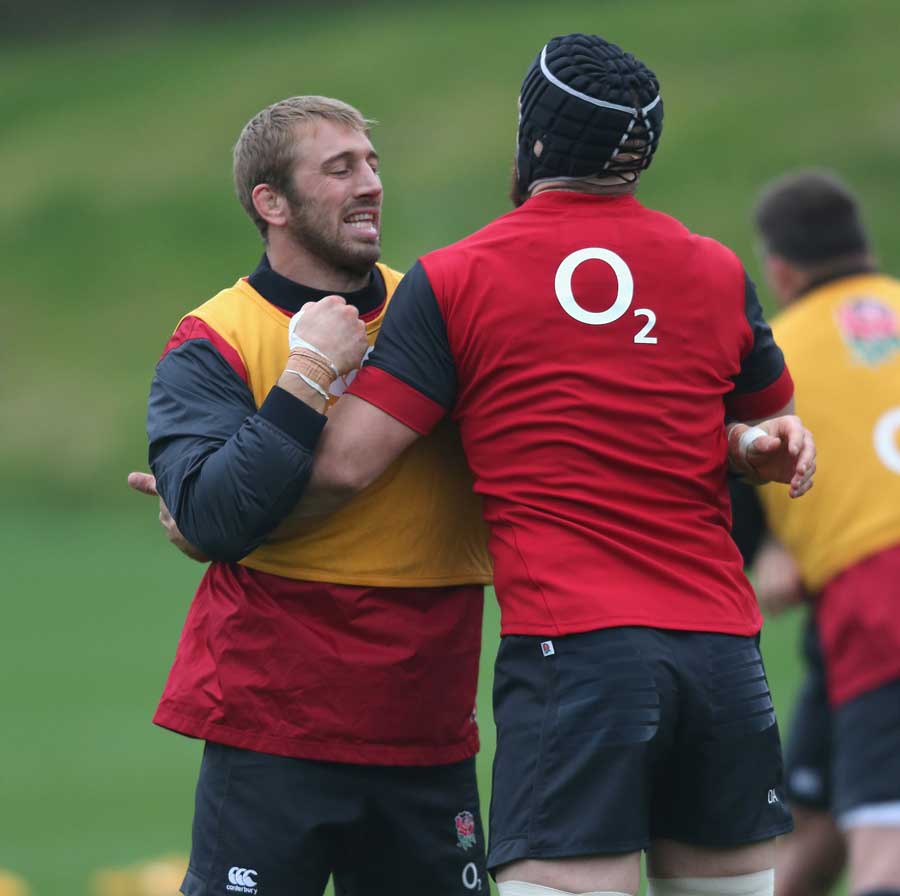 England skipper Chris Robshaw and Dave Attwood limber up in training