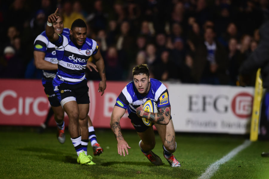 Bath's Matt Banahan goes over for the opening try