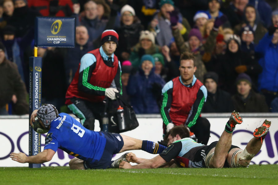 Isaac Boss scores Leinster's try