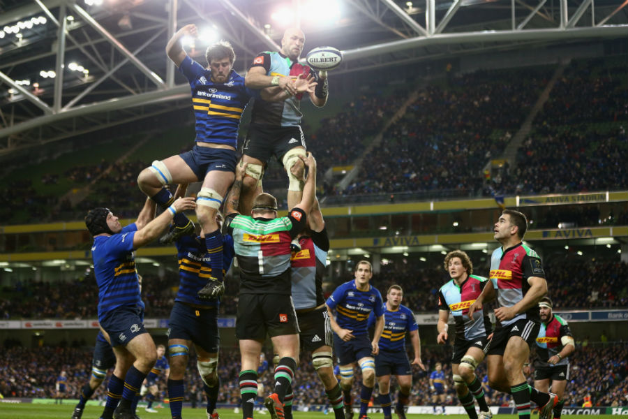 Leinster and Harlequins players contest a lineout
