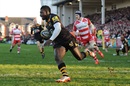 Christian Wade crosses for Wasps' first try