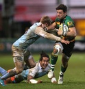 Ben Foden is tackled by Alex Tait 