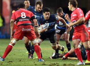 Montpellier's Alex Tulou eyes a gap in the Toulon defence, Montpellier v Toulon, Top 14, Altrad Stadium, January 3, 2015