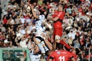 Wenceslas Lauret of Racing Metro does battle with Toulon's Ali Williams at the lineout