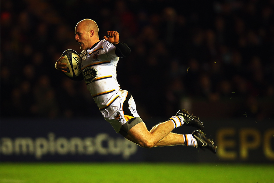 Joe Simpson dives in to score the second try