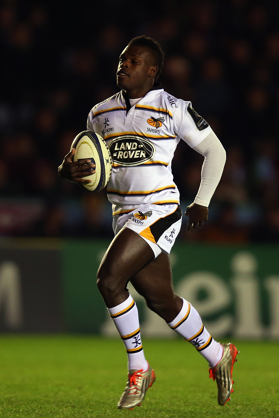 Christian Wade breaks clear to score the opening try