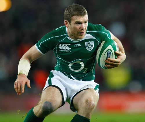 Ireland centre Gordon D'Arcy breaks clear to score a try