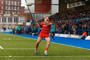 Adam Thompstone catches a cross-field kick from team-mate George Catchpole to score a try, Cardiff Blues v Leicester Tigers, LV= Cup, Cardiff Arms Park, February 7, 2015
