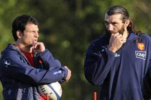 France coach Marc Lievremont chats to forward Sebastien Chabal, France training session, Marcoussis, south of Paris, France, March 11, 2009