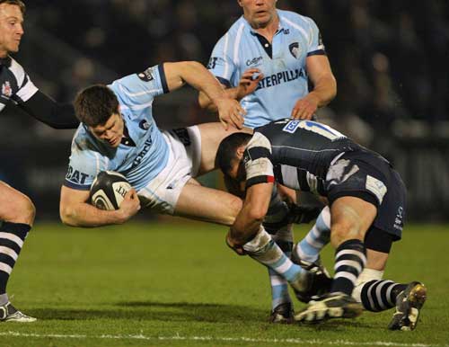 Leicester's Dan Hipkiss is tackled by the Bristol defence