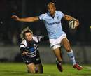Leicester's Tom Varndell exploits a gap in the Bristol defence