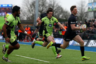 David Strettle breaks free to score his team's first try, Saracens v Northampton Saints, LV= Cup, Allianz Park, Barnet, England, March 14, 2015