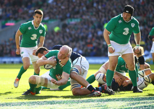Paul O'Connell lunges to score Ireland's first try at Murrayfield, Scotland v Ireland, Six Nations, Murrayfield, Edinburgh, March 21, 2015