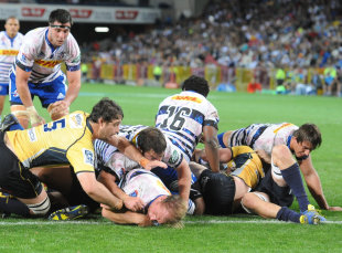 Schalk Burger of the Stormers scores a try, Stormers v Brumbies, Super Rugby, Newlands Stadium, Cape Town, May 9, 2015