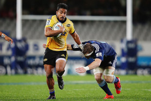 The Hurricanes' Rey Lee-Lo takes off for a run, Blues v Hurricanes, Auckland, May 23, 2015