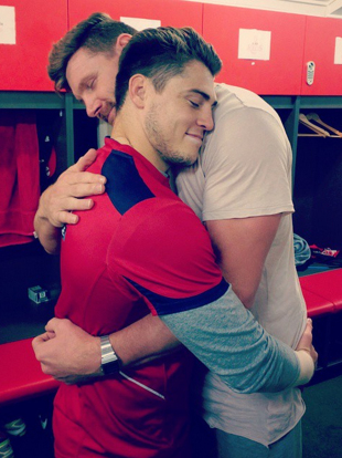 Adam Thomson and James O'Connor hug it out, Super Rugby, Ballymore, Brisbane, May 24, 2016