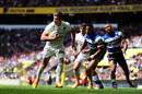 Owen Farrell of Saracens scores the opening try during the Aviva Premiership Final between Bath Rugby and Saracens