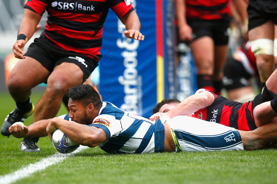 George Moala of Auckland scores a try