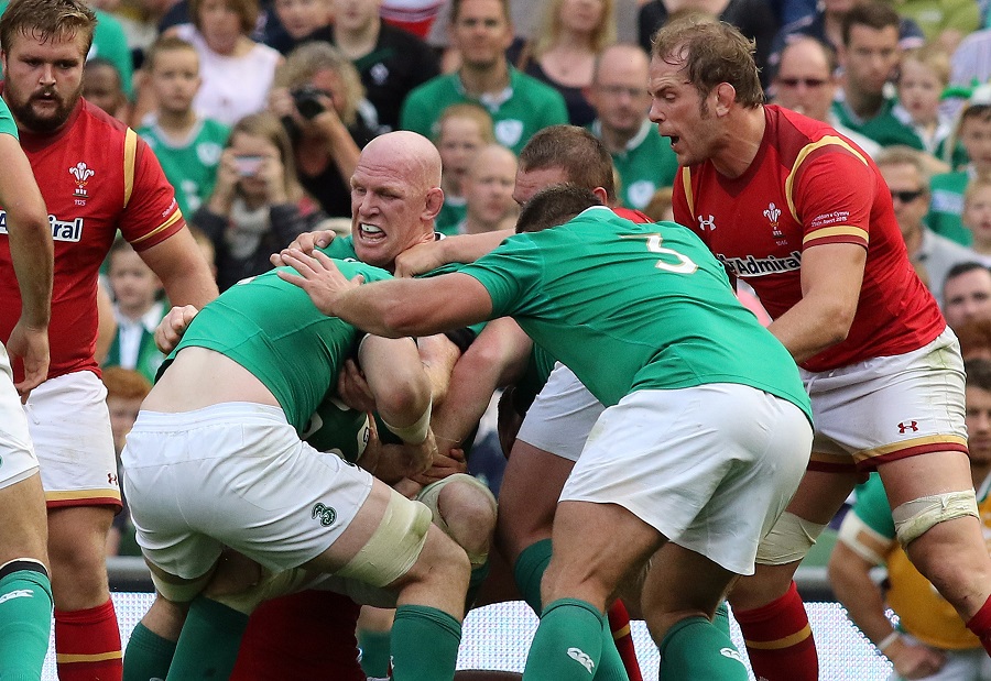 :Ireland's lock Paul O'Connell (3rd L) in a rolling maul while playing his final home international during the 2015 Rugby World Cup warm up match between Ireland and Wales at the Aviva Stadium in Dublin, Ireland on August 29, 2015. Wales won the game 16-10. AFP PHOTO / PAUL FAITH (Photo credit should read PAUL FAITH/AFP/Getty Images)