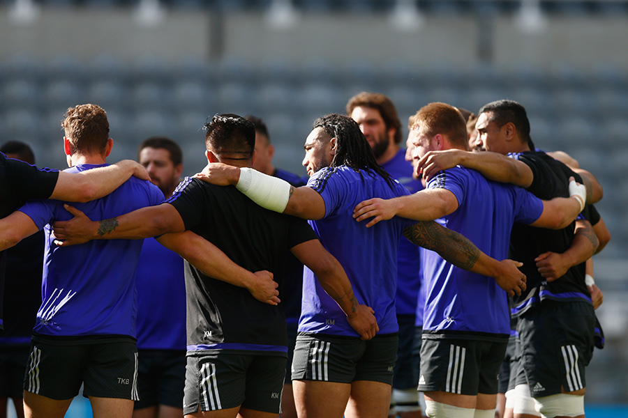Ma'a Nonu huddles with his team-mates during New Zealand's captain's run,