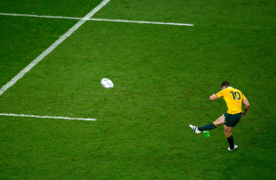 LONDON, ENGLAND - OCTOBER 18: Bernard Foley of Australia kicks the match winning penalty during the 2015 Rugby World Cup Quarter Final match between Australia and Scotland at Twickenham Stadium on October 18, 2015 in London, United Kingdom. (Photo by Mike Hewitt/Getty Images)