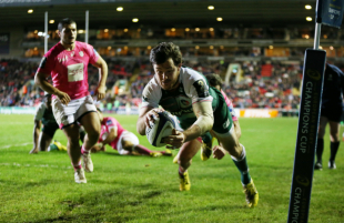 Matt Smith dives over to score a try during, Leicester Tigers v Stade Francais, European Rugby Champions Cup, Welford Road, November 13, 2015 