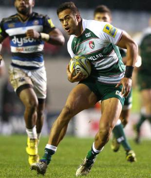 Peter Betham of Leicester runs with the ball during the Aviva Premiership match between Leicester Tigers and Bath at Welford Road on November 29, 2015 in Leicester, England. (Photo by David Rogers/Getty Images)