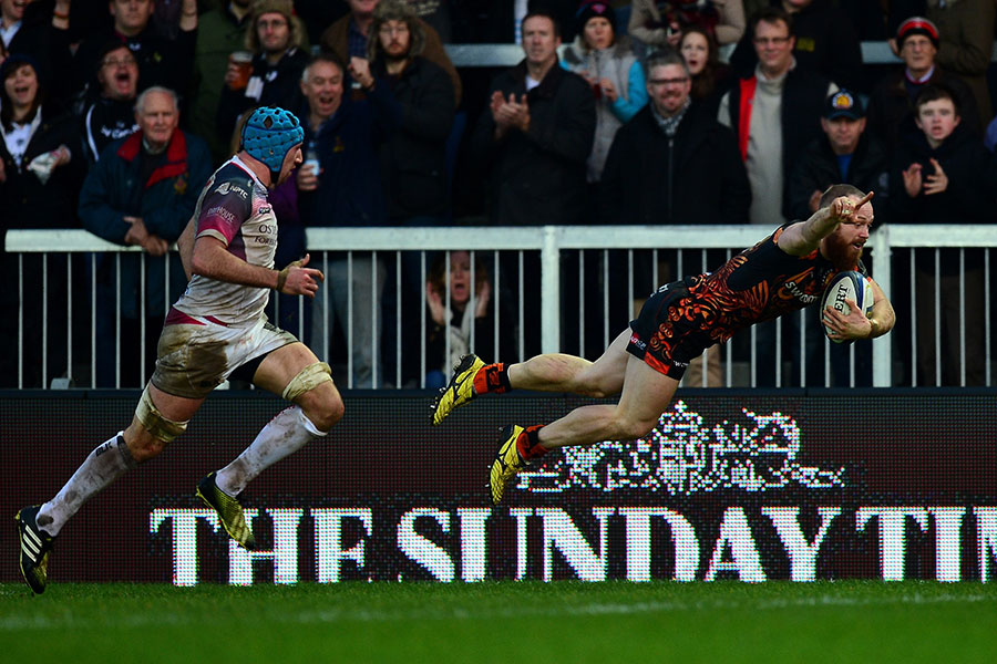 Exeter's James Short flies in for a try against Ospreys