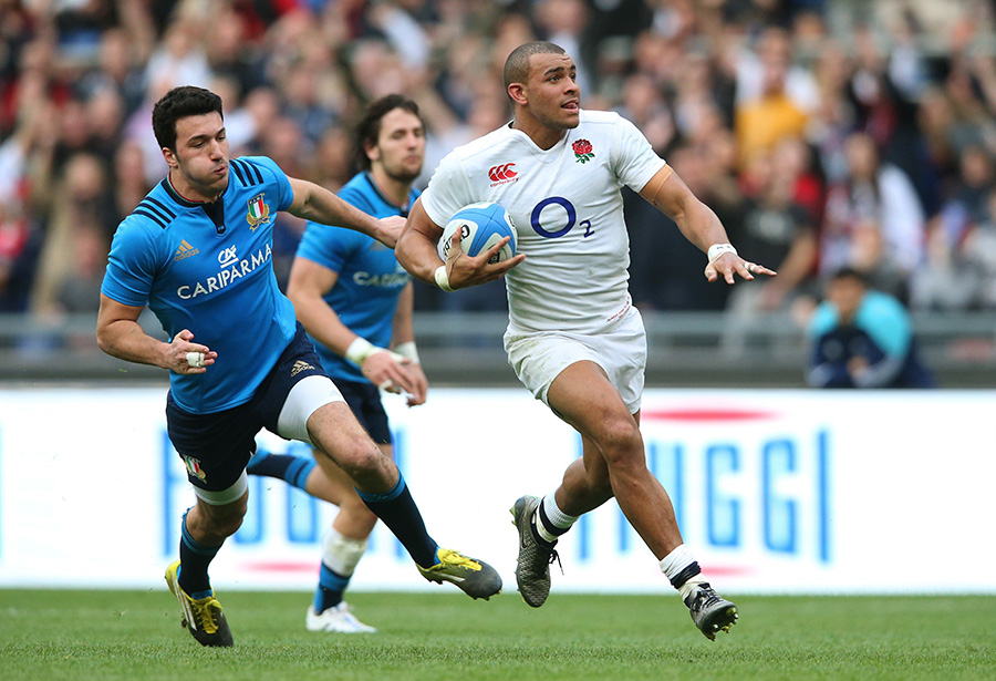Jonathan Joseph of England runs in his team's second try 