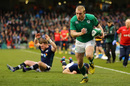 A mix up between Stuart Hogg and Tommy Seymour of Scotland gifts a try to Keith Earls of Ireland
