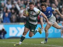 Freddie Burns of Leicester Tigers runs through before scoring a try 