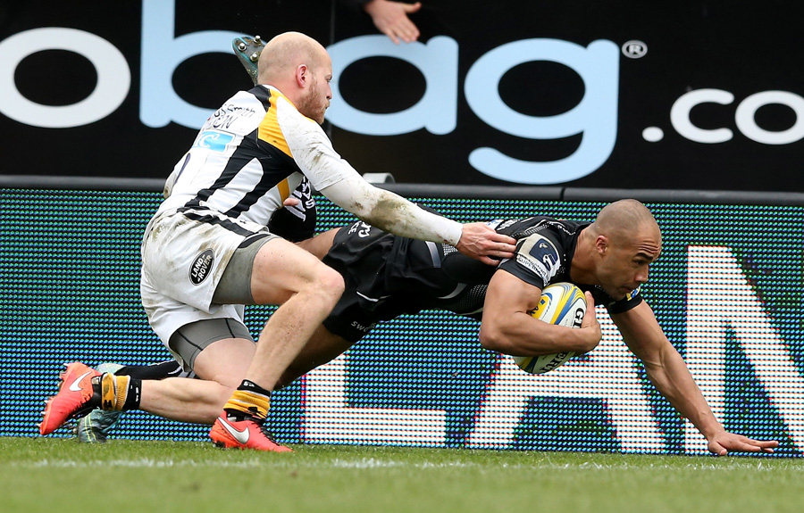 Olly Woodburn touches down for Exeter's first try against Wasps.