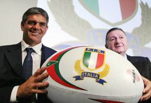 Italy coach Nick Mallett poses with the FIR President Giancarlo Dondi, Italian Rugby Federation press conference, Rome, Italy, November 14, 2007