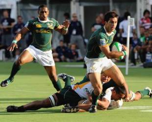 South Africa's Robert Ebersohn breaks clear to score against the Cook Islands, IRB Sevens World Series, Adelaide, April 3, 2009