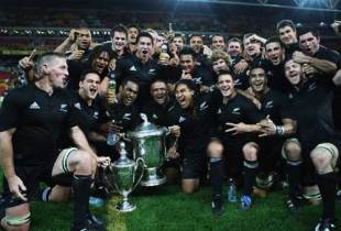 The All Blacks celebrate after clinching the 2008 Tri Nations title and retaining the Bledisloe Cup with a 28-24 victory over Australia, Australia v New Zealand, Tri Nations, Suncorp Stadium, September 13 2008.