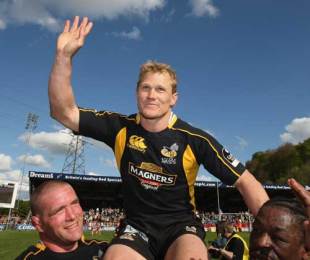An emotional Josh Lewsey waves to the crowd after making his final appearance for Wasps before retiring, Wasps v Gloucester, Guinness Premiership, Adams Park, England, April 25, 2009