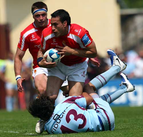 Worcester fullback Rico Gear is tackled