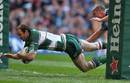 Leicester's Geordan Murphy dives in to score a try