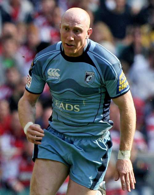 Cardiff Blues centre Tom Shanklin looks to join an attack