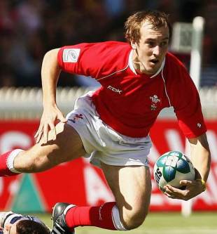 Wales' Lee Williams is tackled by the Scotland defence, Adelaide Sevens, Adelaide Oval, Adelaide, Australia, April 6, 2008