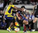 Clermont Auvergne's Napoloni Nalaga gets to grips with Toulouse's Byrn Kelleher