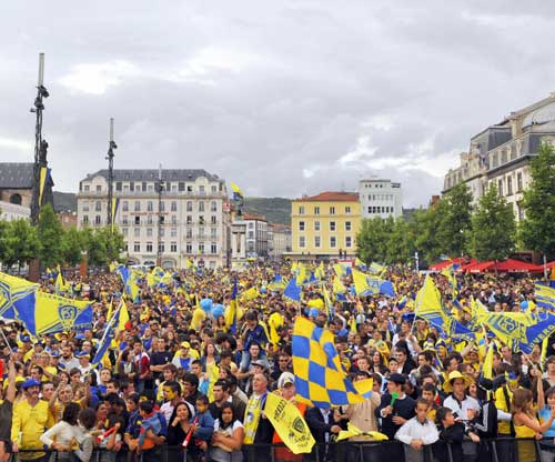 Fans gather in the square at Clermont Ferrand to watch the Top 14 final on a big screen