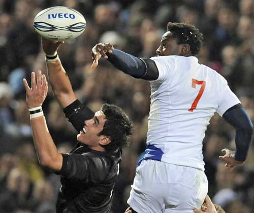 New Zealand's Isaac Ross and France's Fulgence Ouedraogo