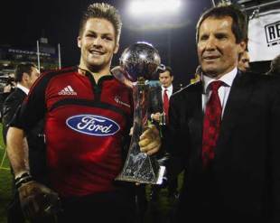 Crusaders captain Richie McCaw and coach Robbie Deans pose with the Super 14 trophy following Deans' final game in charge, Crusaders v Waratahs, Super 14 final, Lancaster Park, May 31 2008.