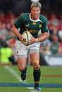 South Africa's Jean de Villiers looks to lead an attack