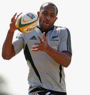 New Zealand winger Joe Rokocoko catches the ball in training, Centurion, South Africa, July 22, 2009