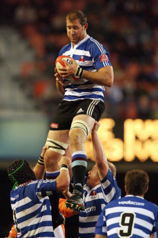 Western Province lock Chris Jack claims a lineout during the Currie Cup match between Western Province and Free State Cheetahs from Newlands Stadium in Cape Town, South Africa, July 24, 2009