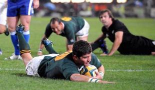 Fly-half Morne Steyn touches down for the Springboks, South Africa v New Zealand, King's Park, Durban, August 1, 2009