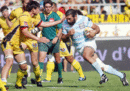 Sebastien Chabal goes on the charge